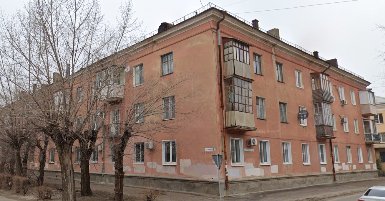 Жилой дом, г. Волжский, 1-ая очередь города, ул. Циолковского, 10 (ул. им. Карла Маркса, 11)