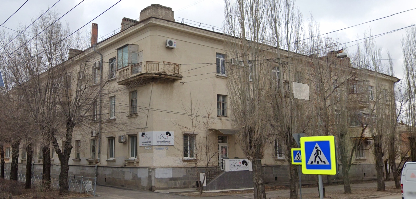 Жилой дом, г. Волжский, 1-ая очередь города, пр-кт им. Ленина, 13 (ул. Циолковского, 16)
