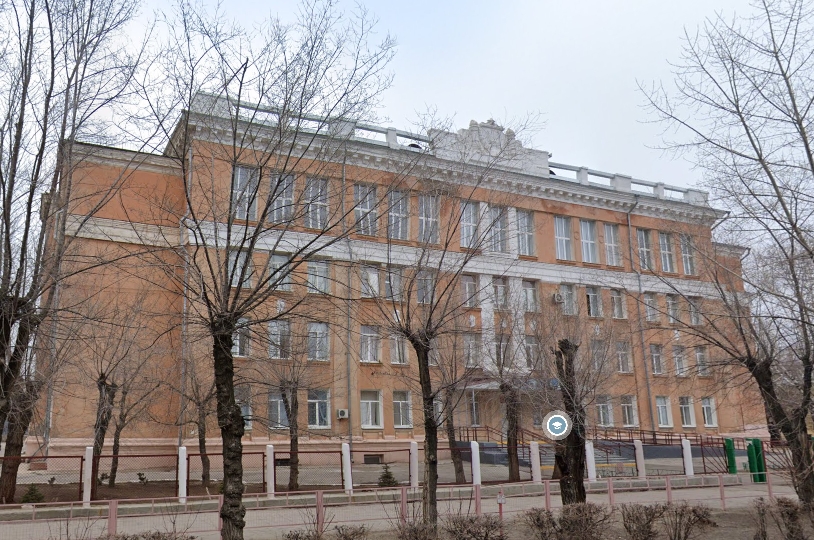 Здание школы, г. Волжский, 1-ая очередь города, ул. им. Карла Маркса, 13