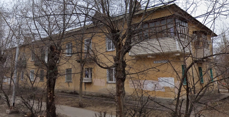 Жилой дом, г. Волжский, 1-ая очередь города, ул. Ленинградская, 13