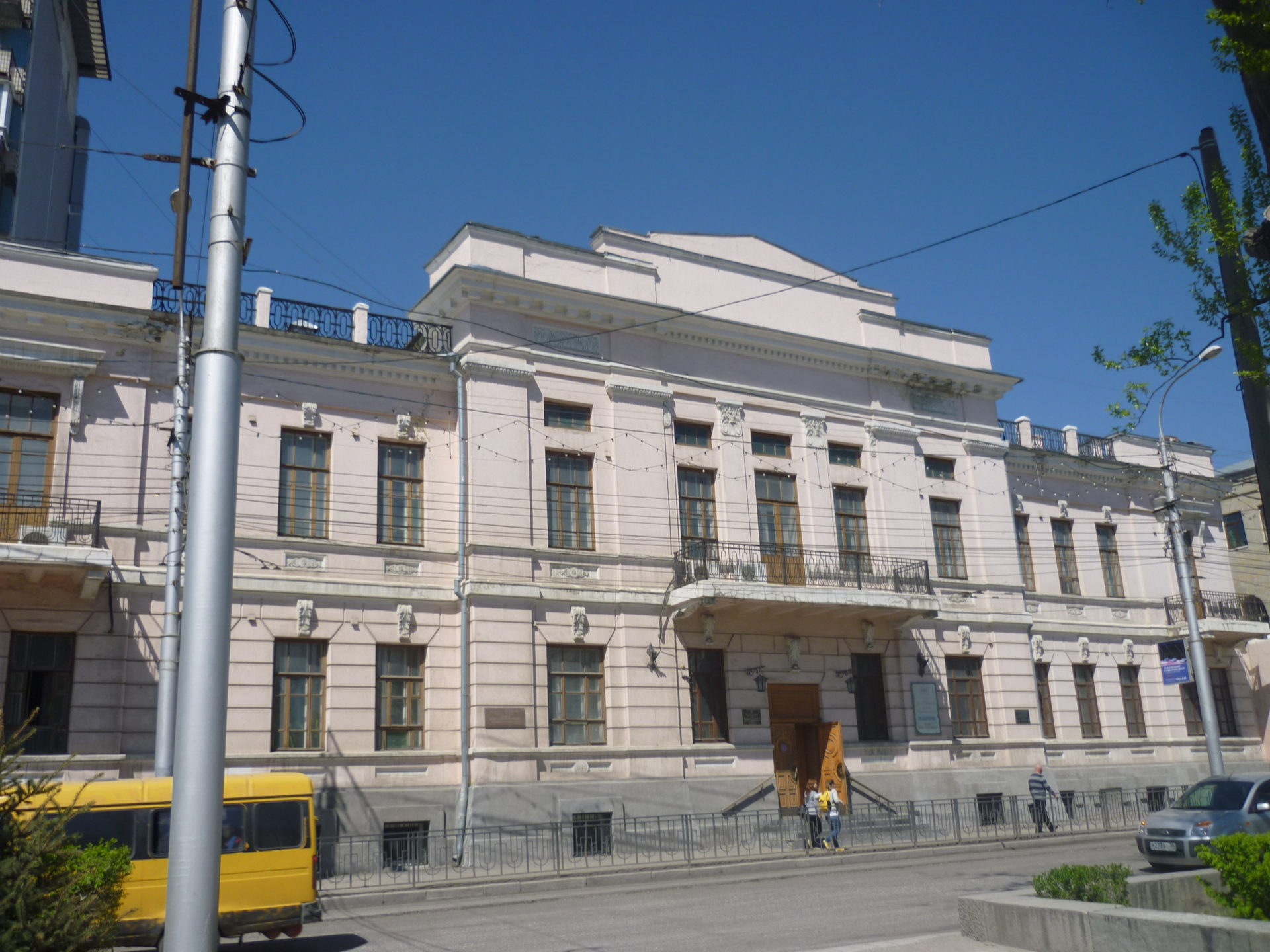 Земская управа (Волгоградский краеведческий музей), г. Волгоград, Центральный район, пр-кт им. В.И.Ленина, 5а (1)