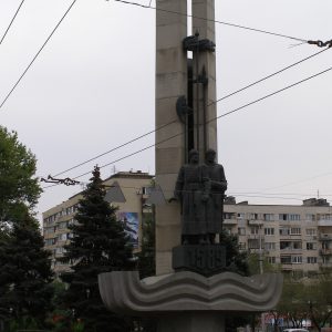 Памятный знак в честь 400-летия города Царицына — Сталинграда — Волгограда, г. Волгоград, Центральный район, Ленина пр.