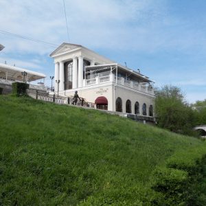 Ресторан Гарни, г. Волгоград, Центральный район, набережная им. 62-й армии, 5а