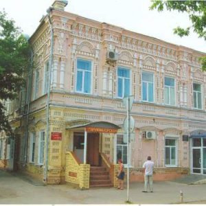 Дом Тарасова с магазином, Дубовка, ул. Первомайская, 56