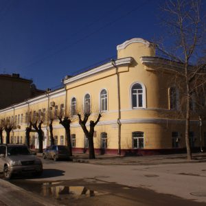 Здание, где находился штаб и политотдел Волжской военной флотилии, г. Волгоград, Центральный район, ул. Володарского, 1 (угол ул. Маршала Чуйкова, 7)