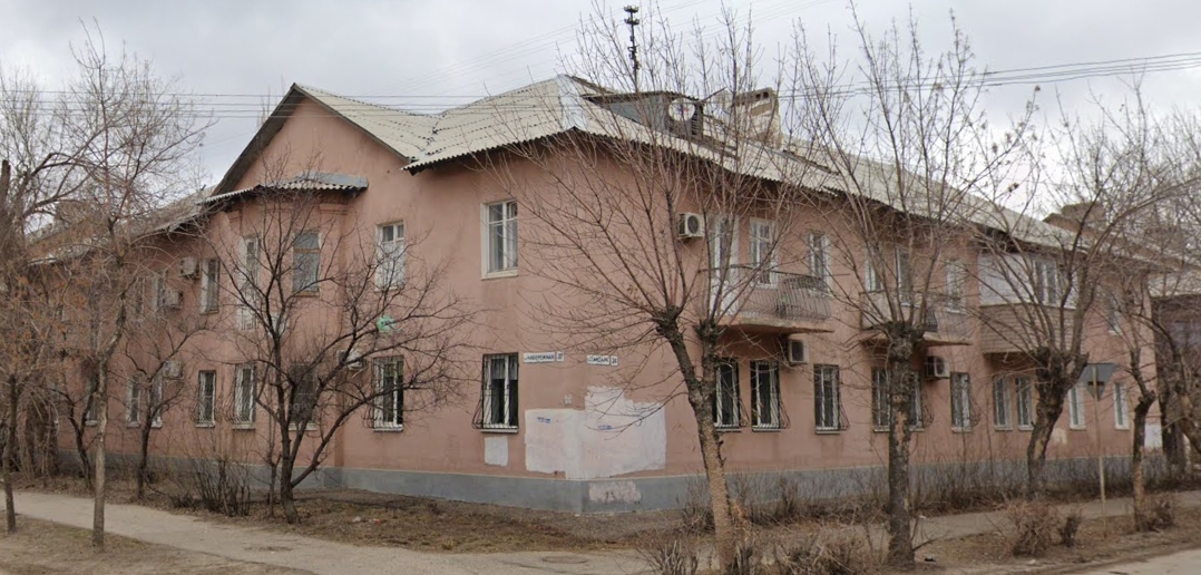 Жилой дом, г. Волжский, 1-ая очередь города, ул. Набережная, 37 (ул. им. Аркадия Гайдара, 24)