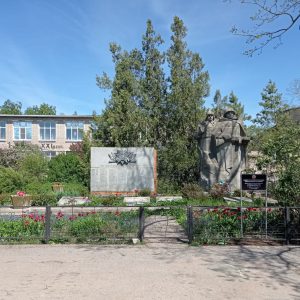 Братская могила участников гражданской войны и советских воинов, погибших в период Сталинградской битвы, Котельниковский район, Генераловский (1)