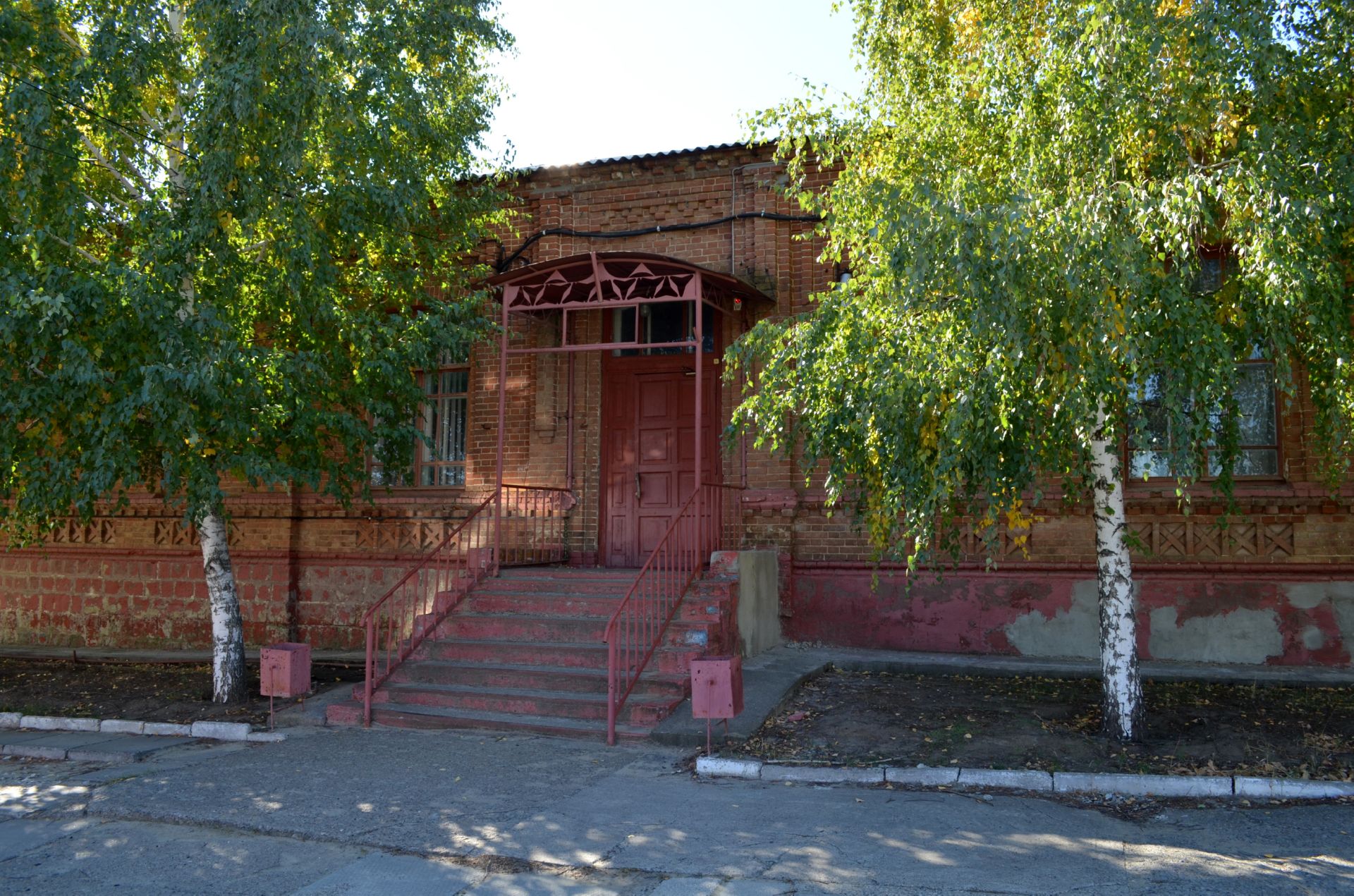 Ансамбль начального городского училища (главный корпус, флигель), Камышинский район, г. Камышин, ул. Давыдова, 25