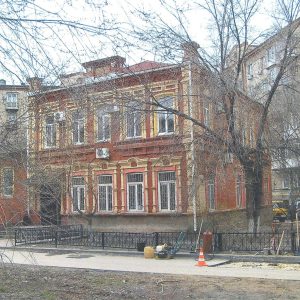 Купеческий особняк (Комитет по физ-ре и спорту), г. Волгоград, Центральный район, ул. Комсомольская, 10в