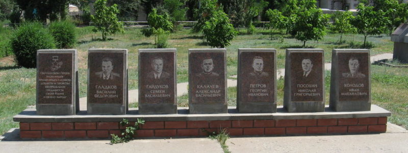 Братская могила советских воинов, погибших в период Сталинградской битвы, Иловлинский район, Иловля, Парк Победы (3)