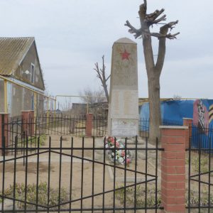 Братская могила советских воинов, погибших в период Сталинградской битвы, Калачёвский район, х. Тихоновка (1)