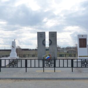 Братская могила участников гражданской войны, погибших за власть Советов, Калачёвский район, х. Рюмино-Красноярский (1)
