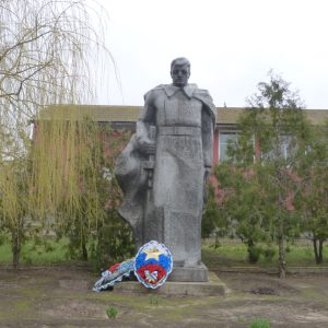 Братская могила советских воинов, погибших в период Сталинградской битвы, Дубовский район, с. Прямая Балка (1)