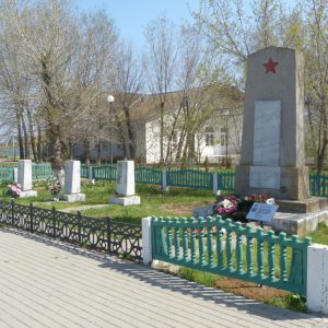 Братская могила советских воинов, погибших в период Сталинградской битвы, Ленинский район, с. Маляевка (1)