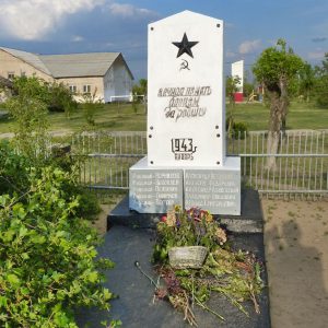 Братская могила советских воинов, погибших в период Сталинградской битвы, Чернышковский район, х. Волоцкий (1)