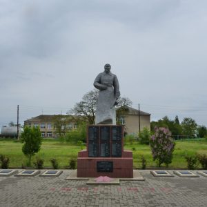 Братская могила советских воинов, погибших в период Сталинградской битвы, Чернышковский район, х. Тормосин (1)