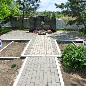 Братская могила советских воинов, погибших в период Сталинградской битвы, Чернышковский район, х. Водяновский (1)