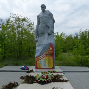 Братская могила советских воинов, погибших в период Сталинградской битвы, Калачёвский район, х. Пятиизбянский (1)