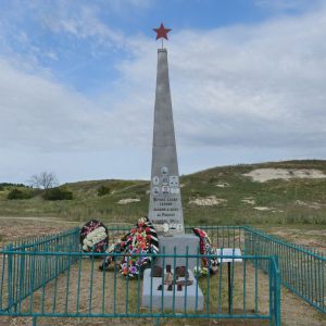 Братская могила советских воинов, погибших в период Сталинградской битвы, Клетский район, ур. Староклетский (1)