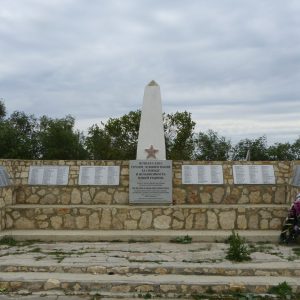 Братская могила советских воинов, погибших в период Сталинградской битвы, Клетский район, х. Мелоклетский (1)
