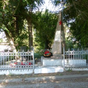 Братская могила советских воинов, погибших в период Сталинградской битвы, Клетский район, х. Захаров (1)
