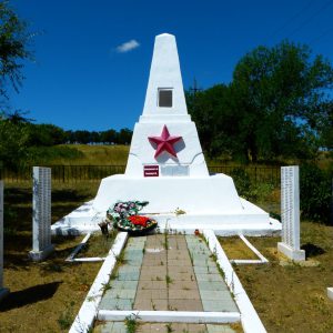 Братская могила участников гражданской войны и советских воинов, погибших в период Сталинградской битвы, Клетский район, х. Перелазовский (1)