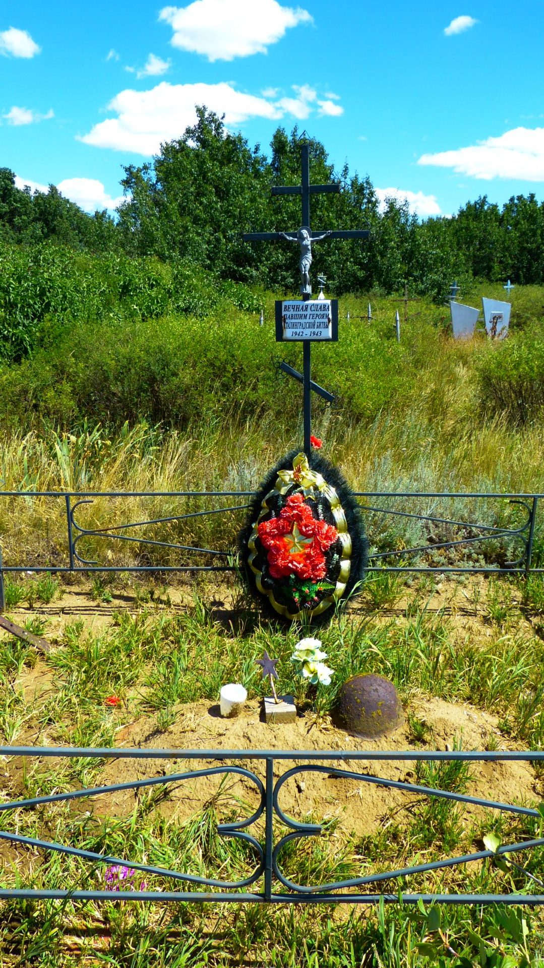 Братская могила советских воинов, погибших в период Сталинградской битвы, Клетский район, х. Жирковский (1)
