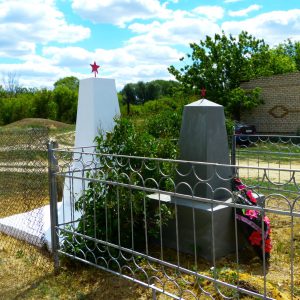 Братская могила советских воинов, погибших в период Сталинградской битвы, Клетский район, х. Максари (1)