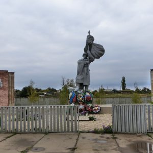Братская могила советских воинов, погибших в период Сталинградской битвы, Котельниковский район, х. Поперечный (1)