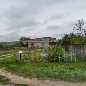 Братская могила советских воинов, погибших в период Сталинградской битвы, Фроловский район, х. Шляховский (1)