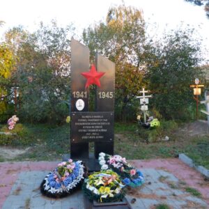 Братская могила советских воинов, погибших в период Сталинградской битвы, Кумылженский район, х. Ильменевский, кладбище (1)