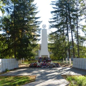 Братская могила участников гражданской войны и советских воинов, погибших в период Сталинградской битвы, Кумылженский район, ст. Кумылженская (1)