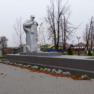 Братская могила советских воинов, погибших в период Сталинградской битвы, Новониколаевский район, р.п. Новониколаевский (1)