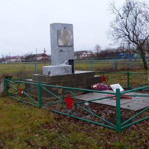 Братская могила советских воинов, погибших в период Сталинградской битвы, Еланский район, с. Терновое (1)
