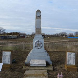 Братская могила советских воинов, погибших в период Сталинградской битвы, Октябрьский район, с. Шебалино (1)
